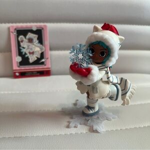 Pop Mart Lil Peach Riot Holiday Mixtape Frankie It’s Snowing! Snowflake Figure